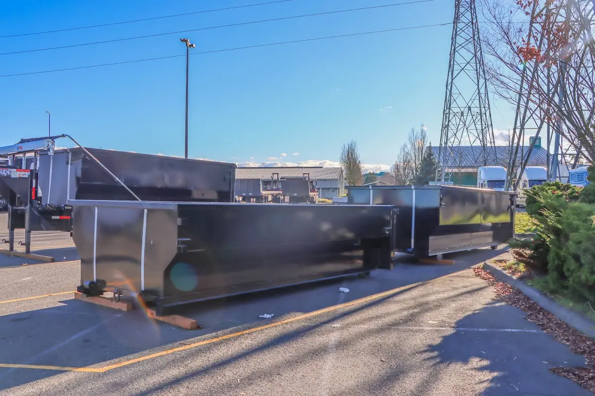 Professional dumpster rental and junk removal service in La Homa